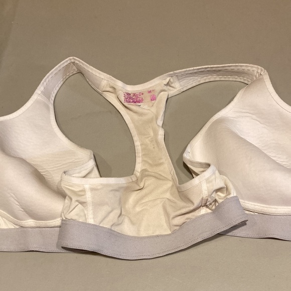 Under Armor Front Zip Sports Bra- Sz 38 D - Picture 5 of 6